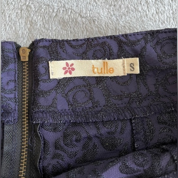 TULLE dark Blue Pencil Skirt with rose Embroidered Pattern Size S - Picture 8 of 8